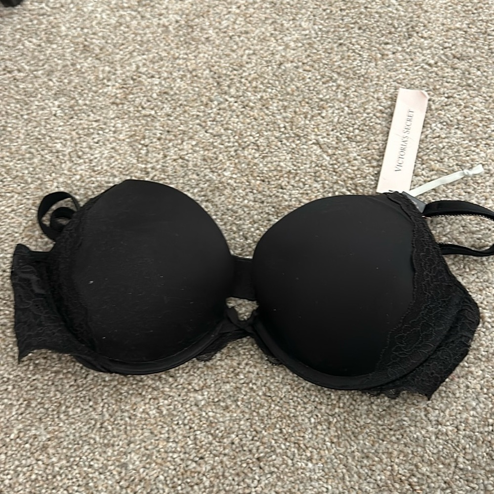 Lacy VS bombshell Bra